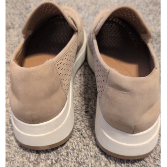 Clarks Artisan Loriinni Edge Leather Loafers Size 10 Sand - Picture 3 of 6